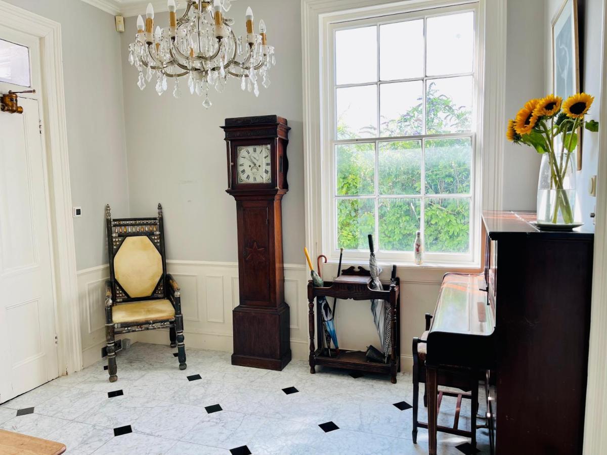 Beautiful Private 2 Bedroom Suite In Mansion Home With Free Parking Brighton Kültér fotó